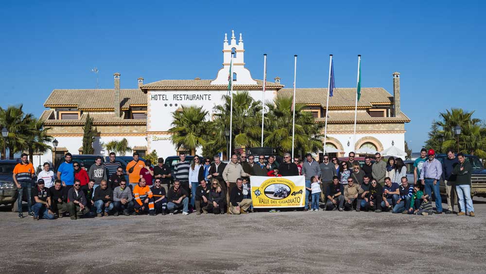 Participantes en la ruta en todoterreno