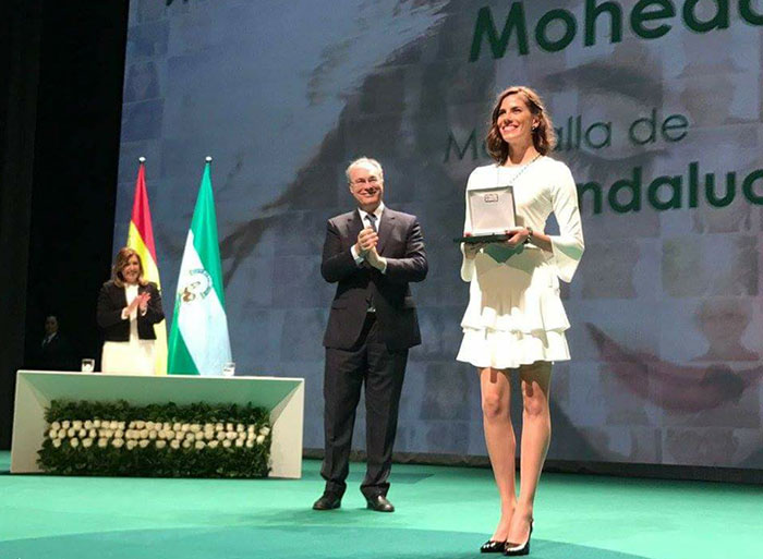 Lourdes Mohedano recibe la medalla de Andaluca 