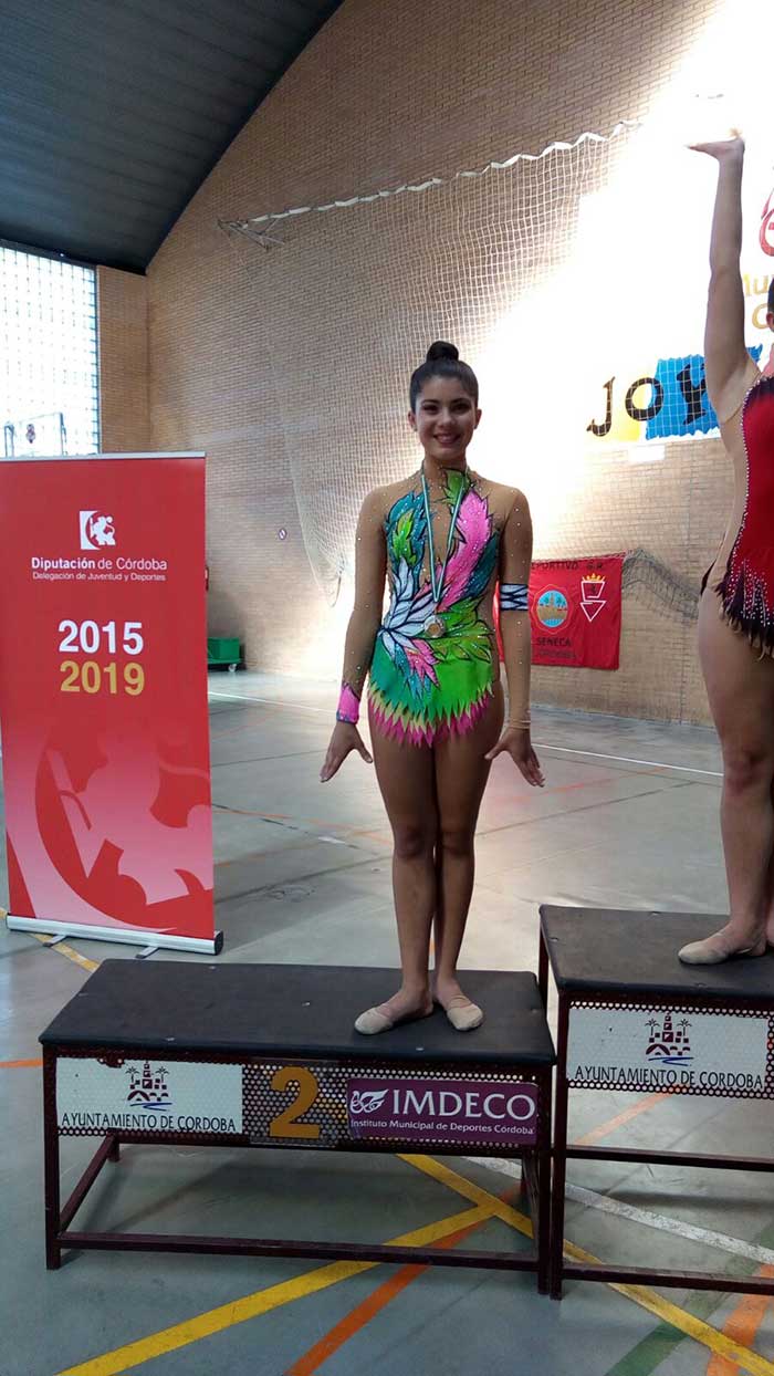 Pleno de trofeos para Gimnasia Rtmica 30 Grados