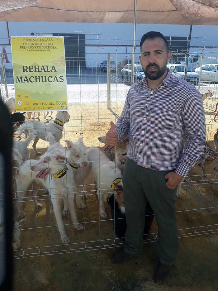 Miguel y a los perros de la rehala Machuca