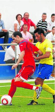 Marn ante un rival del Conil