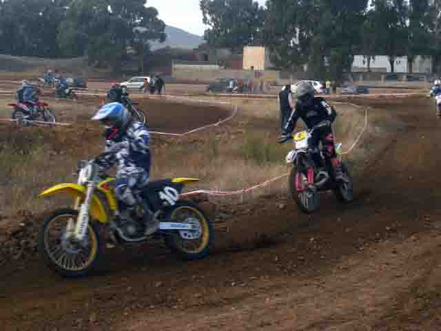 Motocross en el circuita de La Mina