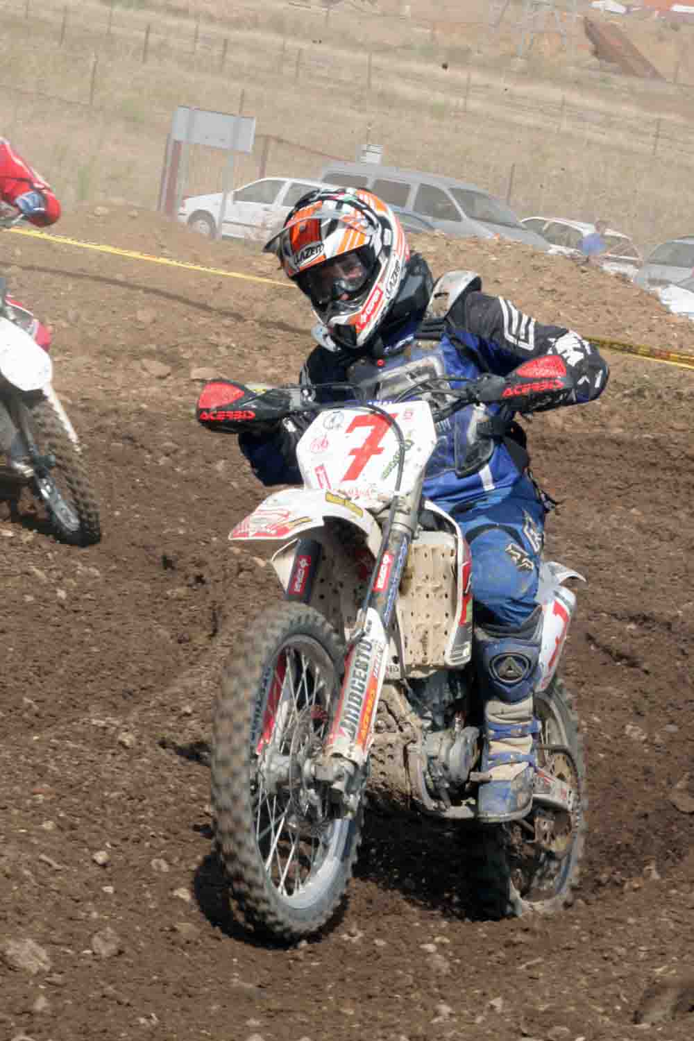 Motocross en el circuita de La Mina