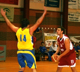 Pearroya vence a Coria 