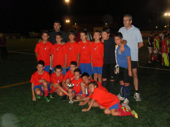 Alevines de Pearroya campeones 