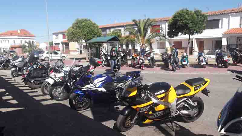 Primer Moto almuerzo lnea motera