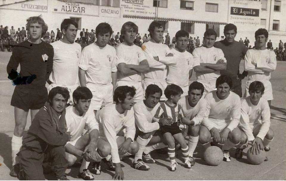 Este equipo del CD. Pozoblanco lo dirigi `EL BONI`