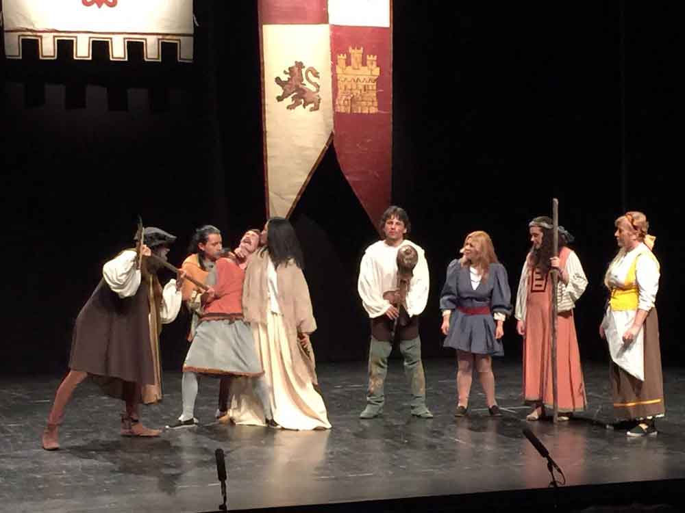 Fuenteovejuna en el teatro Joventud de Hospitalet de Llobregat