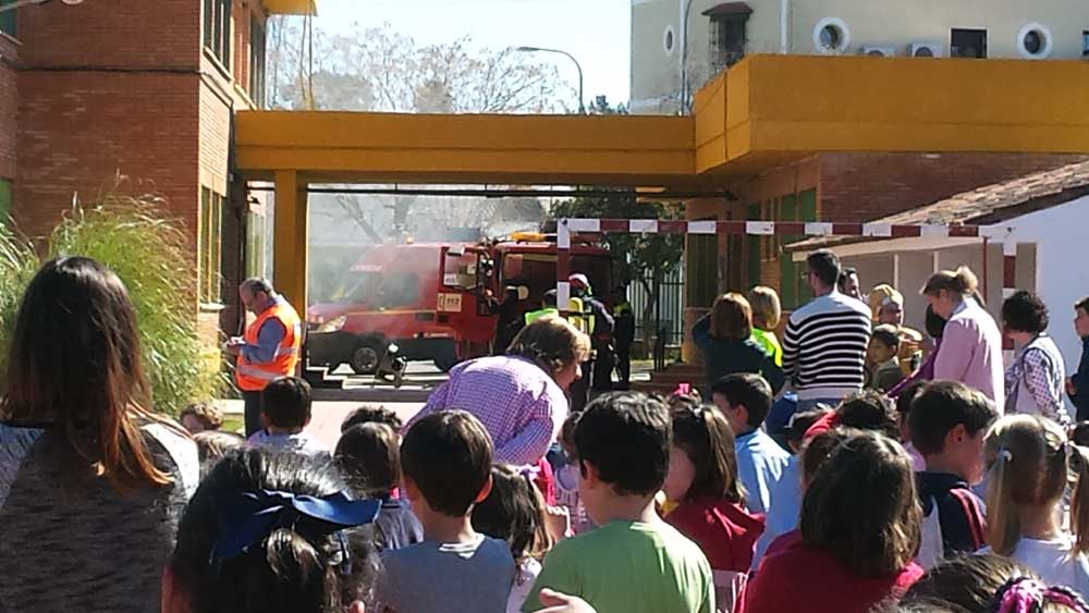 Simulacro de evacuacin en el CEIP Bilinge San Jos de Calasanz