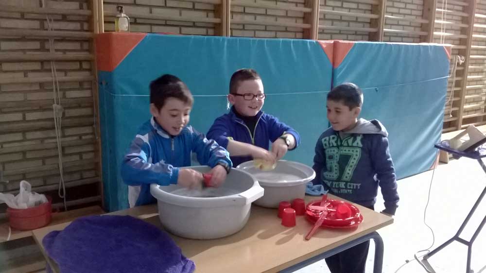  Alumnado participando en el taller