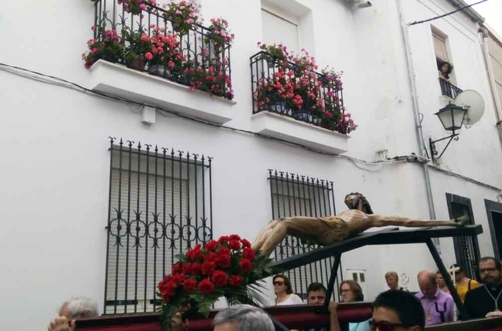 El Stmo. Cristo de Gracia regresa en procesin a su ermita