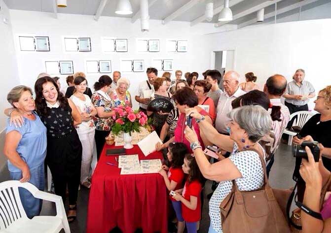 Carmen Agredano presenta su libro de poemas