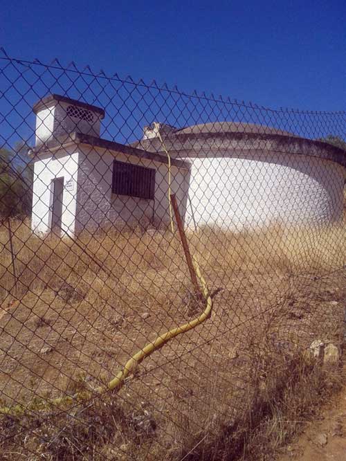 El depsito de la ladera del Pen se est llenado con una cuba