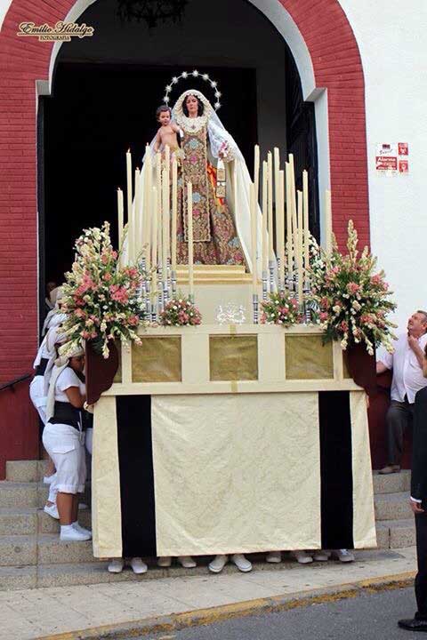 Procesión por las calles de Peñarroya