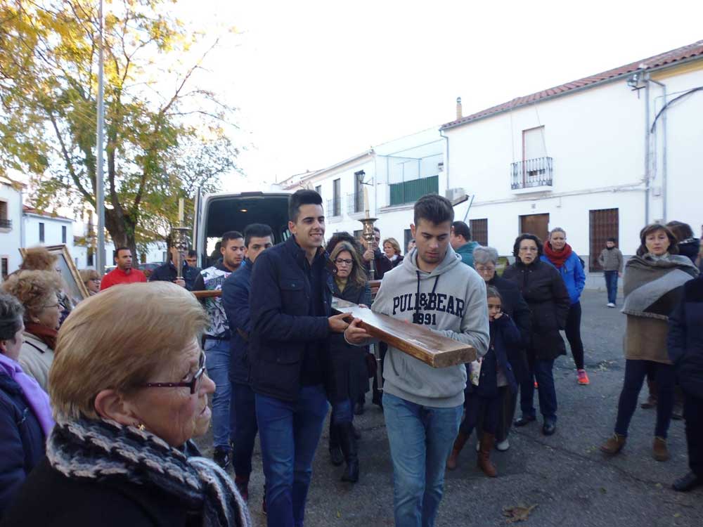 La Cruz de los Jvenes visita Villanueva del Rey