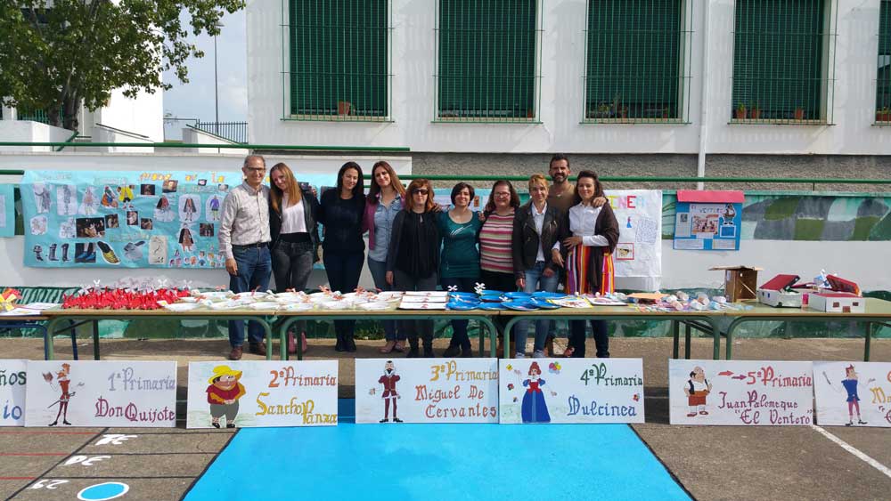 Mercadillo solidario en Aurelio Snchez