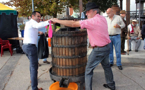 Tercera edicin de la fiesta de la trasiega