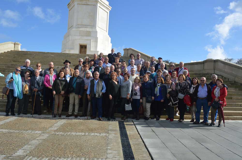 La Asociacin de Vecinos El Pen de excursin a Huelva