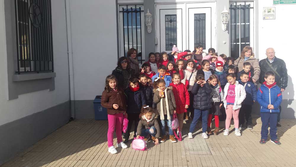 Visita a nuestros mayores del CEIP Aurelio Snchez