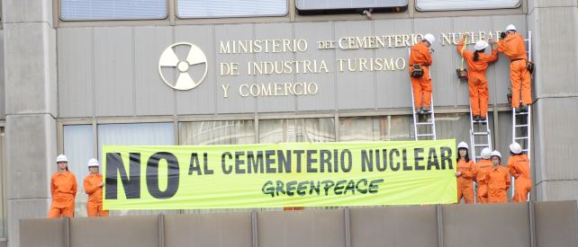 Greenpeace cambia el nombre al Ministerio de Industria