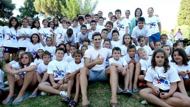 Unos 200 adolescentes participan en un campamento