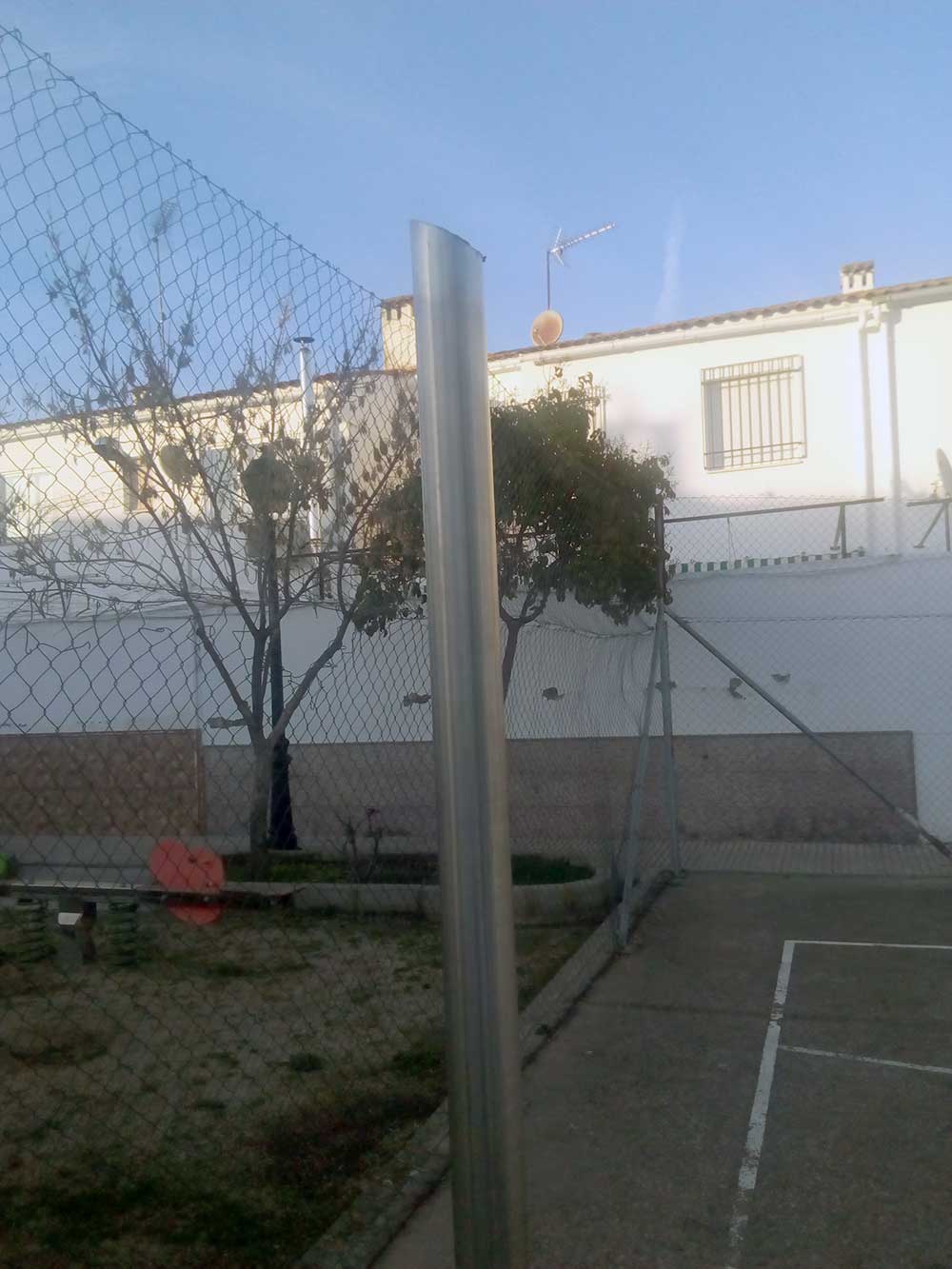 UDP advierte del peligro! en la pista de baloncesto