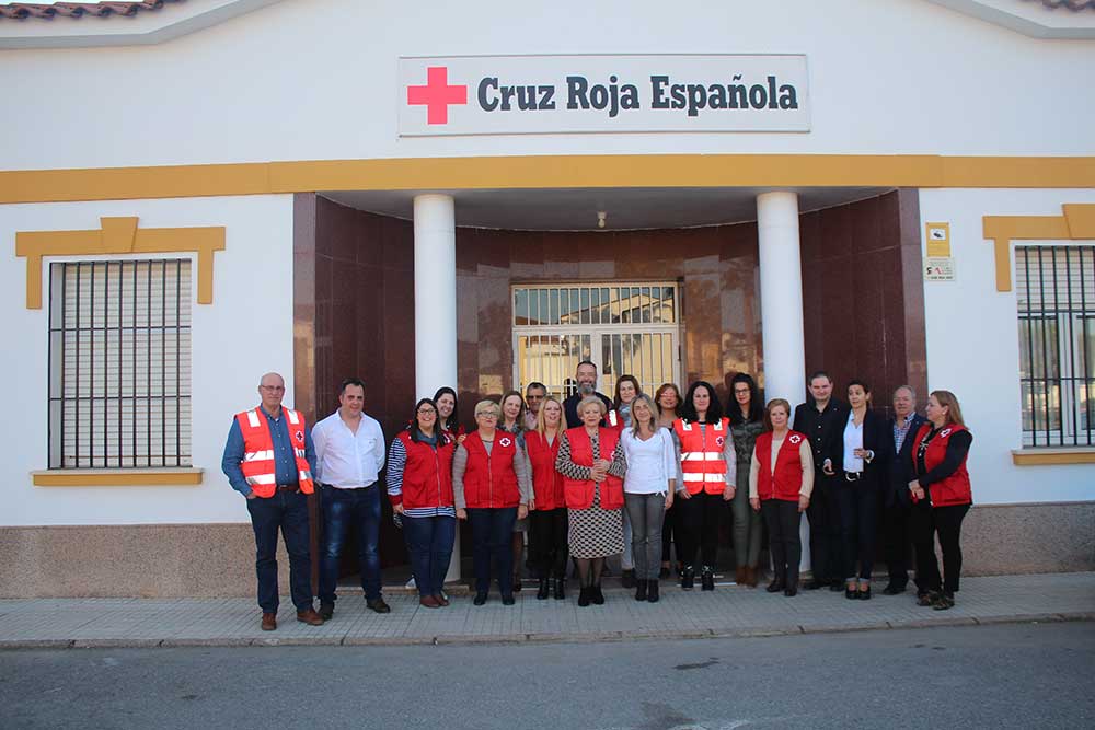 La presidenta de Cruz Roja Espaola en Pearroya