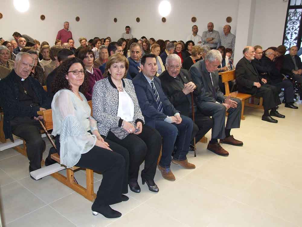 Bendicin de las nuevas instalaciones
