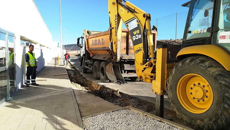 Obras de mejora en el aparcamiento y los exteriores del centro