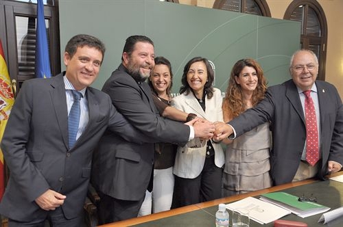 Firma del protocolo del apeadero de autobuses