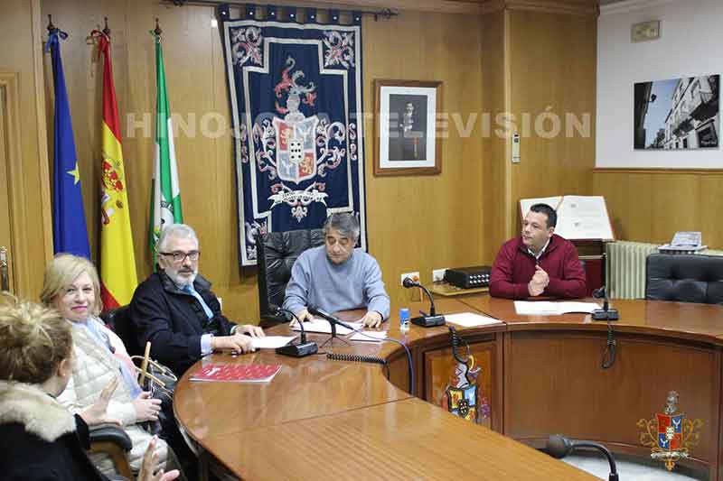 Renuevan el convenio de la antena local de la localidad