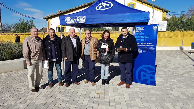 El PP recoge firmas a favor de la prisin permanente revisable