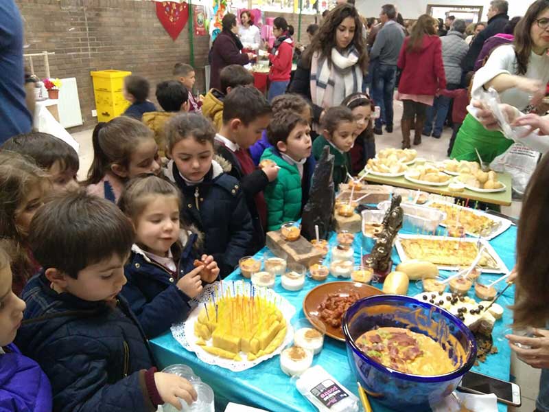 El colegio Alfredo Gil celebr el Da de Andaluca con la fiesta de la tapa