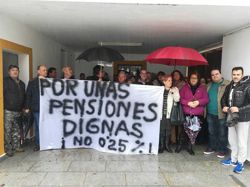 Concentracin por las pensiones en Villanueva del Rey