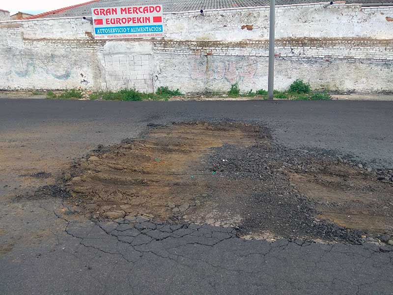 Tenemos estacin de autobuses, cerrada y hundida