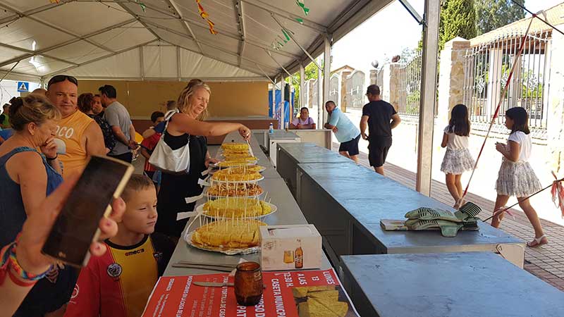 Primer concurso de tortilla de patatas en Pearroya