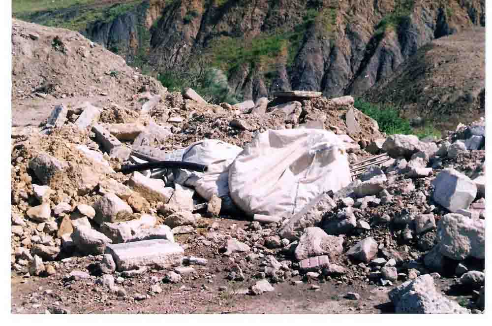 Basuras y escombros sin control