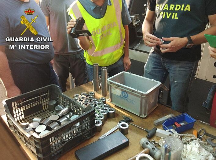 Parte de las armas intervenidas por la Guardia Civil