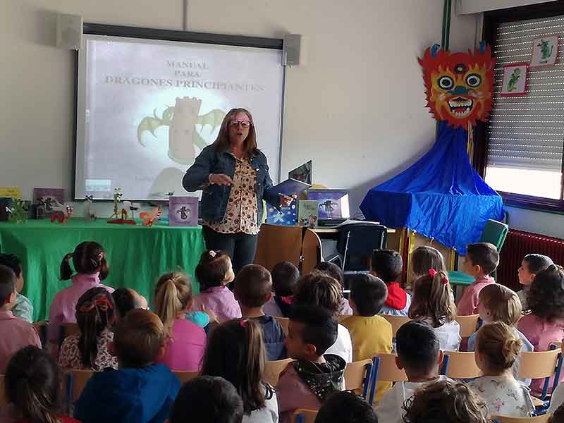 Visita de la escritora cordobesa Isabel Serrano 