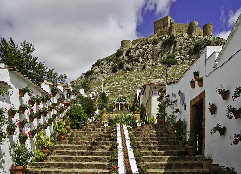 Rutas para visitar los patios, balcones y rincones tpicos 