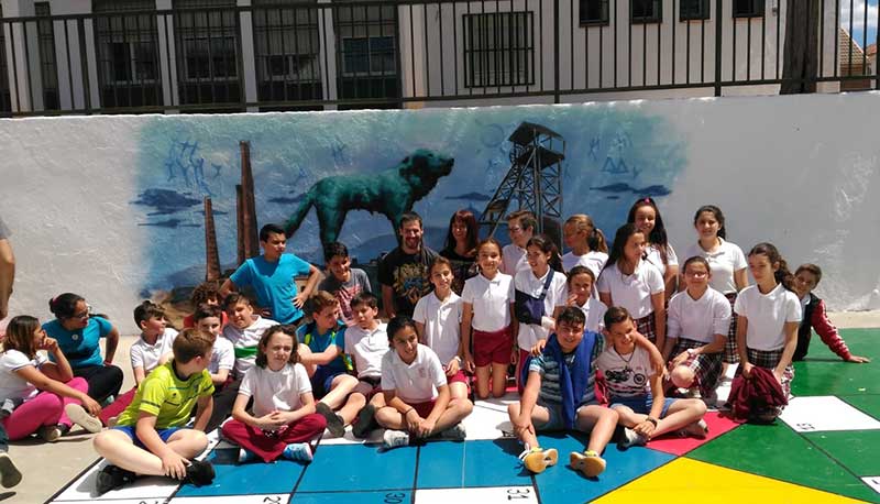 El colegio Alfredo Gil realiza un taller de grafitis