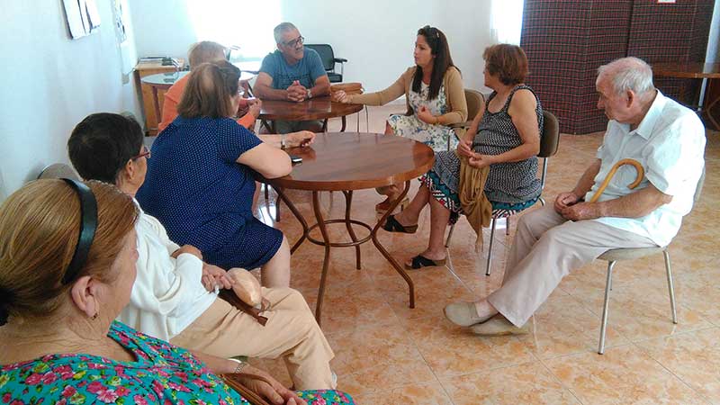 Reunin  con vecinos de Cardenchosa y Los Morenos 