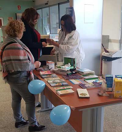 Mesa informativa en el hospital 