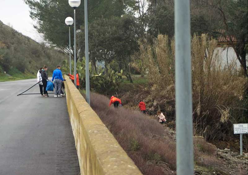 Primera jornada voluntaria de limpieza