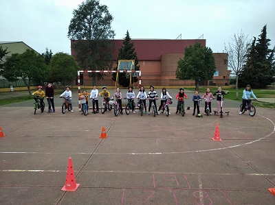 Alumnado en el momento del circuito