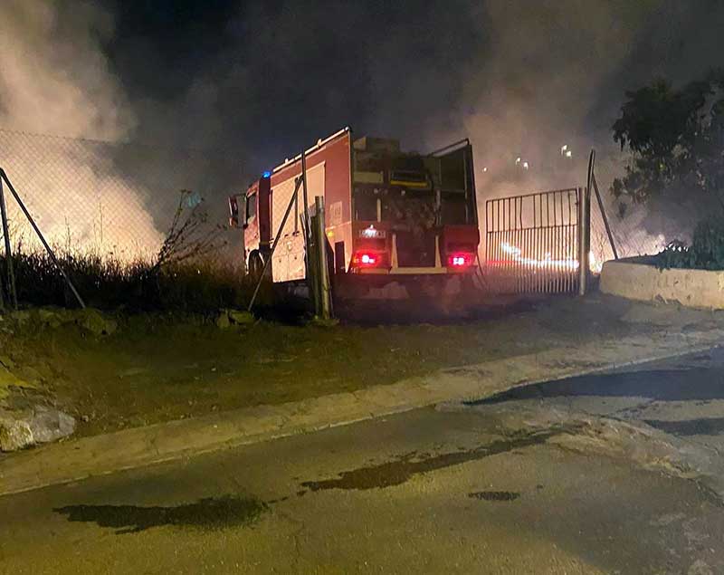 Un incendio arrasa unos 500 metros de pastizal