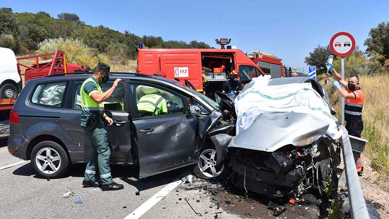 Accidente en la N-432, a la altura de Villaharta. LADIS