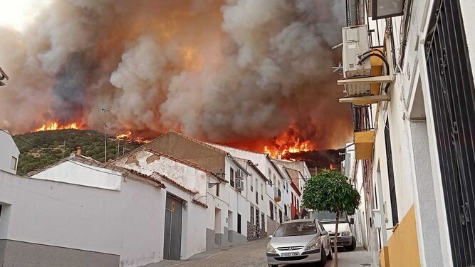 Una noche de infarto por el incendio de Villaharta