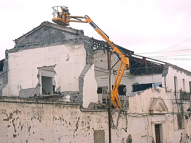 Derruido el antiguo cine Gran Capitn