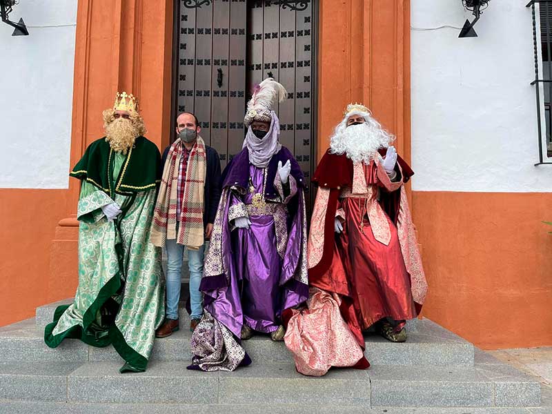 Los Reyes Magos reparten ilusin